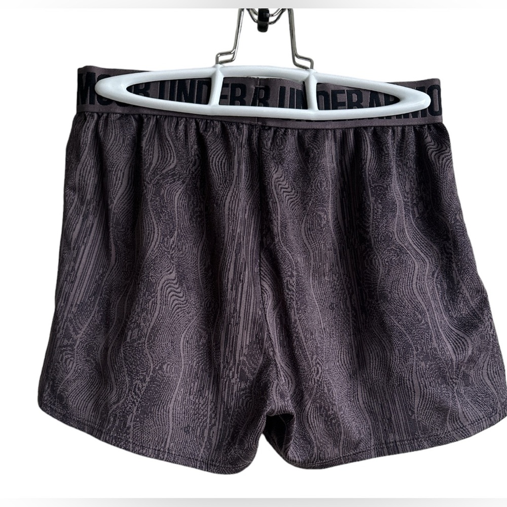 UNDER ARMOUR Women’s Loose Heat Gear Stretch Waist Running Logo Shorts - Picture 2 of 3